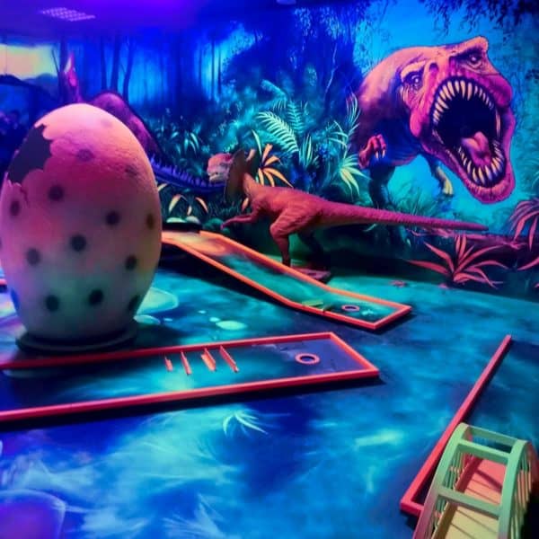 Schwarzlicht-Minigolf-Interactive-Lasergames-com-138