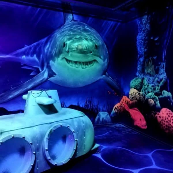 Schwarzlicht-Minigolf-Interactive-Lasergames-com-160