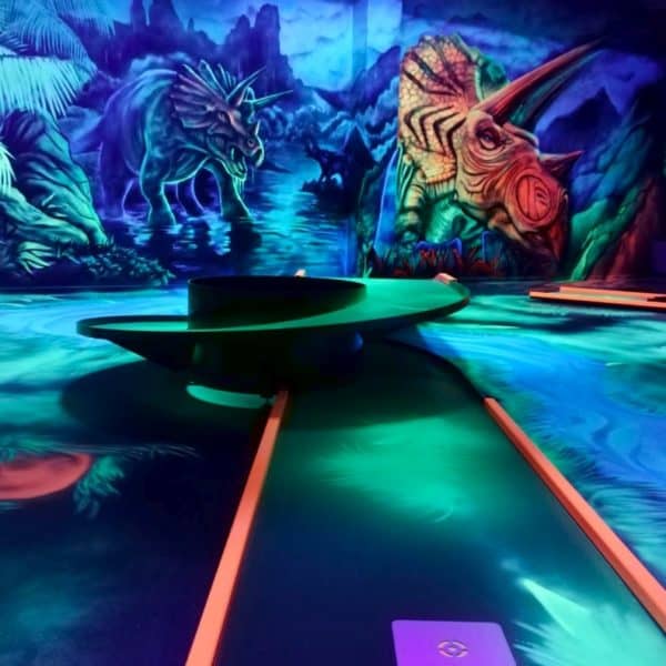 Schwarzlicht-Minigolf-Interactive-Lasergames-com-170
