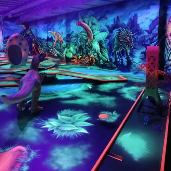 Schwarzlicht-Minigolf-Interactive-Lasergames-com-171