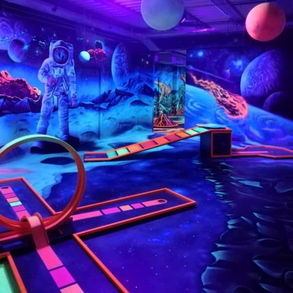 Schwarzlicht-Minigolf-Interactive-Lasergames-com-172