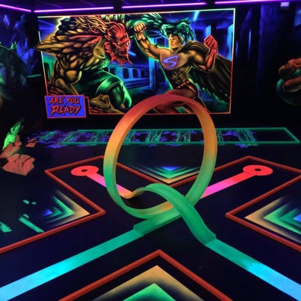 Schwarzlicht-Minigolf-Interactive-Lasergames-com-73