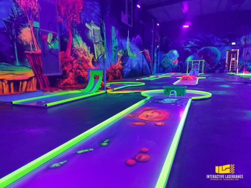 bielefeld-schwarzlicht-minigolf-35