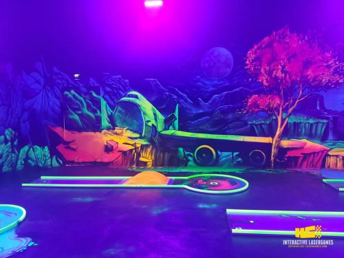 bielefeld-schwarzlicht-minigolf-8