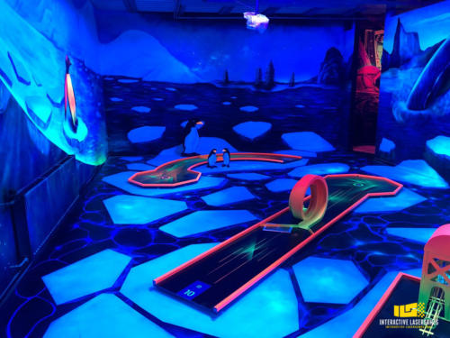 Van der Ende Racing Inn - Schwarzlicht Minigolfanlage