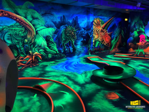 Van der Ende Racing Inn - Schwarzlicht Minigolfanlage
